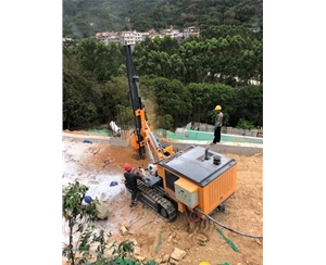 鉆機
